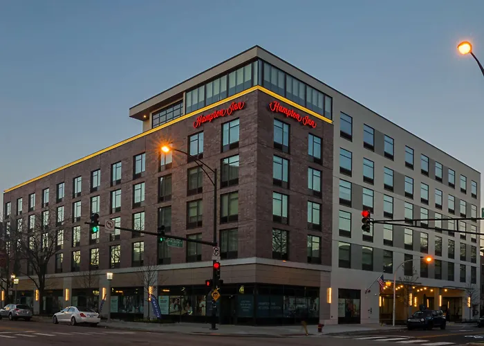 Hampton Inn Chicago North-Loyola Station, Il Chicago